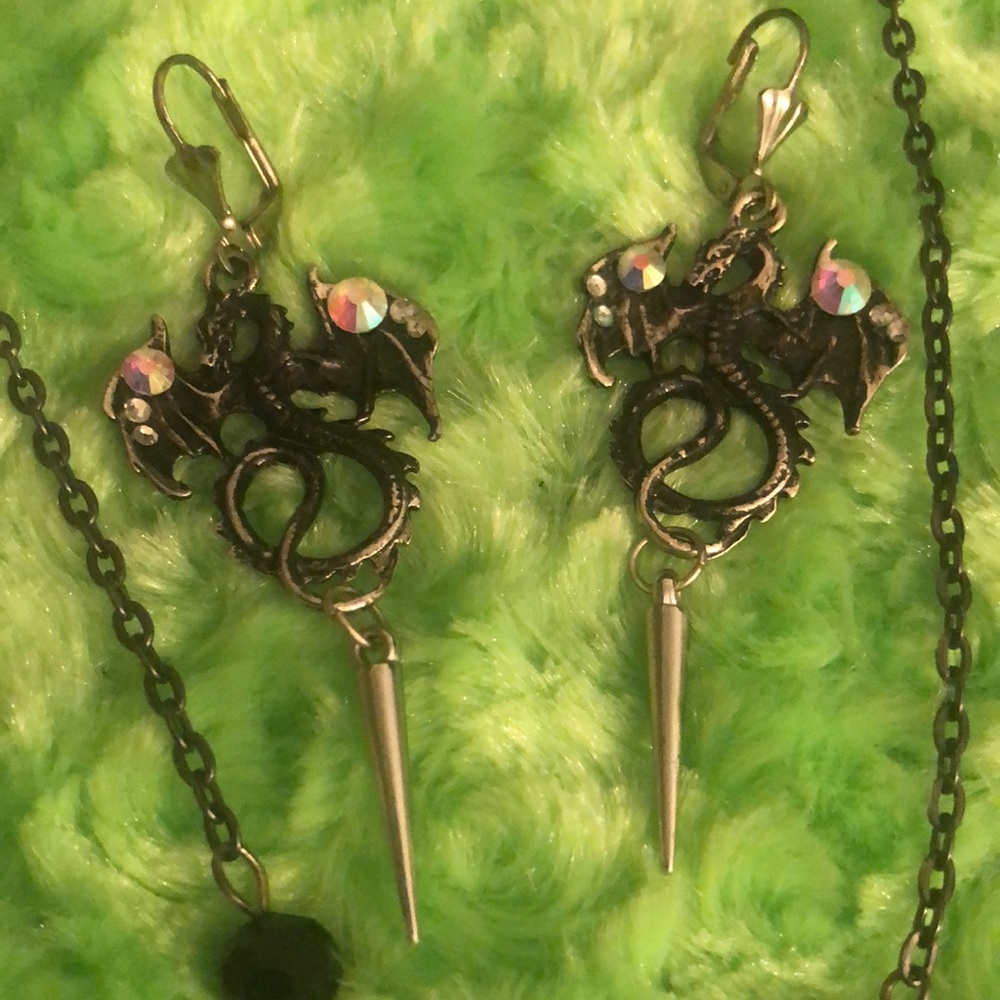 Dragon necklace and earring set - Picture 2 of 5
